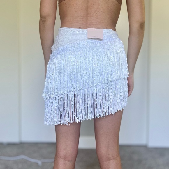 Superdown Akira Fringe Mini Skirt – Sequin Fringe Micro Mini - White - Size XS - Picture 3 of 11
